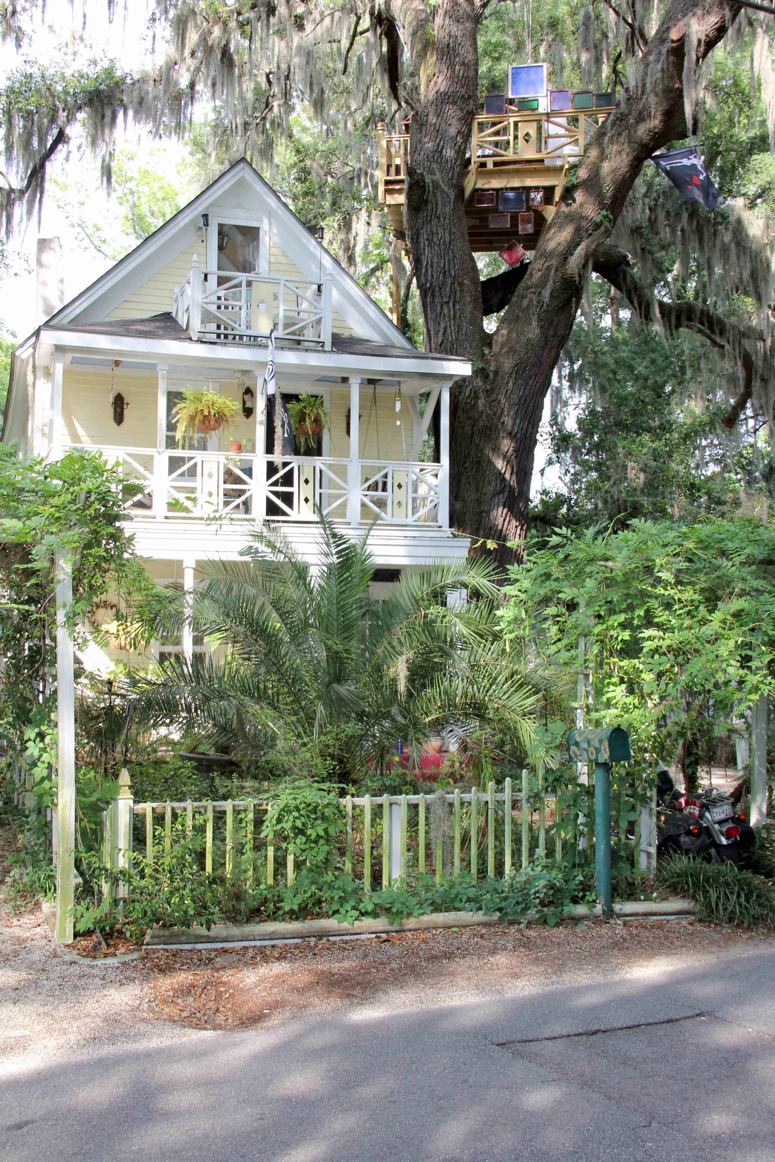 Diamond Oaks Treehouse